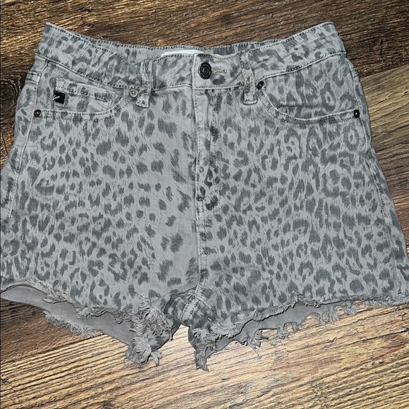 KanCan Gray Animal Print Jean Shorts - Picture 1 of 3